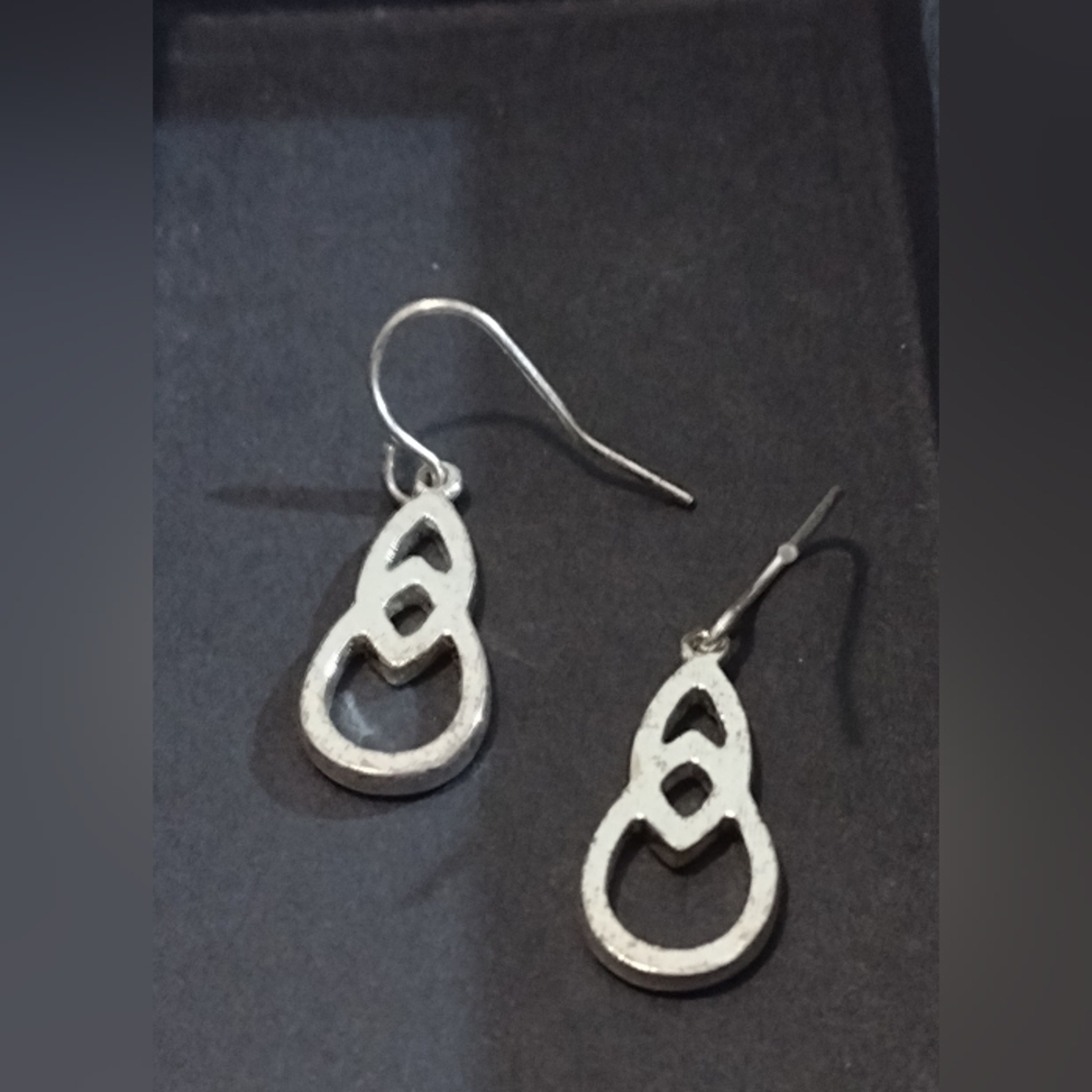 Earrings - Picture 3 of 4